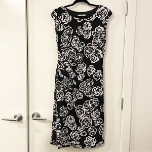 Gina Bacconi Cap-sleeved Black and White Floral Dress Size 12